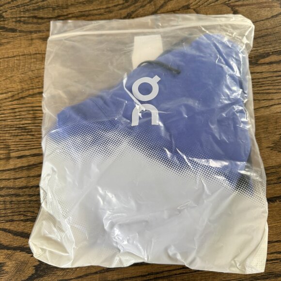 ON RUNNING Athletic Shorts Size XS in Cobalt /Black NWT $80 - Picture 8 of 8